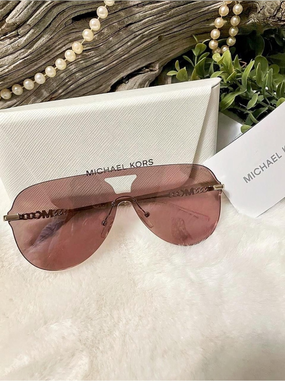 🕶️Michael Kors® Beautiful Light Pink Lenses Super Gorgeous🕶️